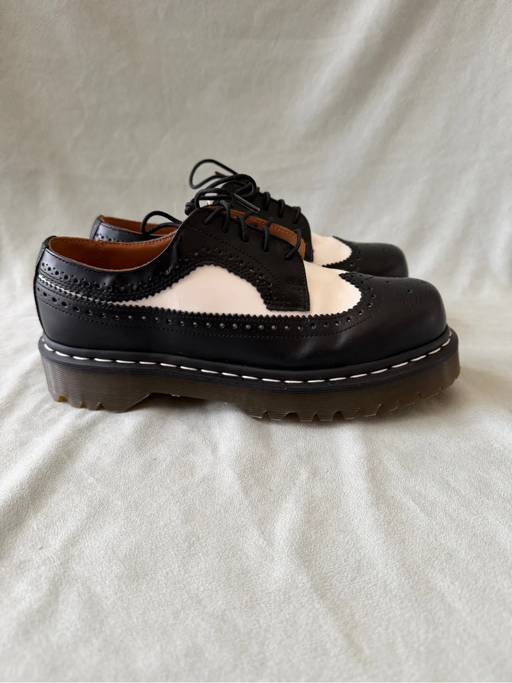 Dr. Martens 3989 Brogue Casual Shoe - Black / White Men’s Size 7